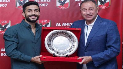 الخطيب الأب الروحي .. شاهد رسالة أيمن أشرف الي كولر