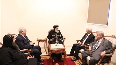 حجازي وعاشور يهنئان البابا تواضروس الثاني بعيد الميلاد المجيد