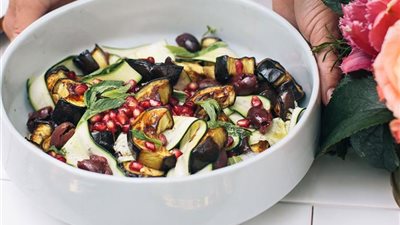 سلطة الباذنجان الصحية بدبس الرمان