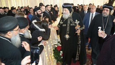 ملحمة وطنية داخل الكاتدرائية
