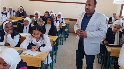 انطلاق امتحانات الفصل الدراسي الاول لصفوف النقل باسوان