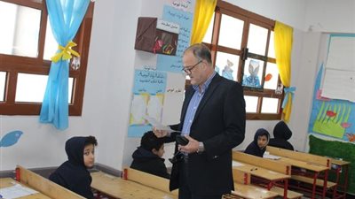 هدوء والتزام في امتحانات نصف العام لصفوف النقل بالإسماعيلية