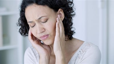 علاج ضغط الأذن من الزكام بطرق منزلية