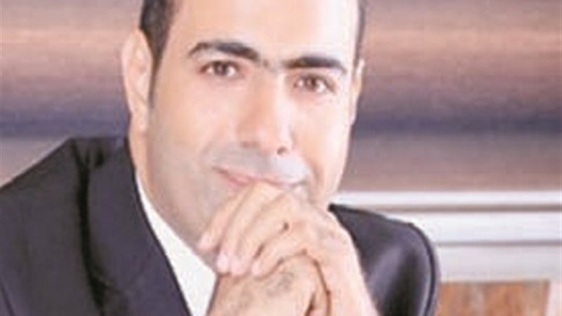 الدكتور محمود حسين
