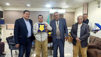 سنورس تكرم المعلمين والقائمين على تنظيم المراجعات المجانية