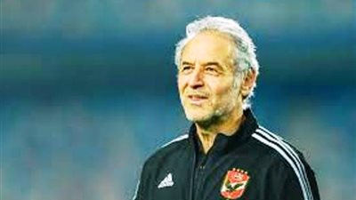 بالاسماء.. كولر يرشح للخطيب 3 لاعبين لدعم دفاع الاهلى فى الميركاتو