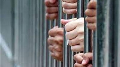 حبس رئيس حي السلام بتهمة الرشوة