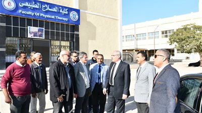 رئيس جامعة القناة يُوجه بالانتهاء من لائحة العلاج الطبيعي