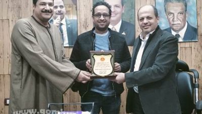 الشعب الجمهورى يكرم رئيس غرفة عمليات انتخابات الرئاسة بقنا