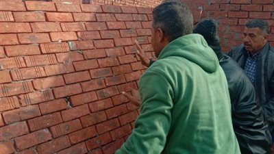 خلف الله: إزالة فورية لعقار سكنى فى مدينة دمياط الجديدة.. بالصور