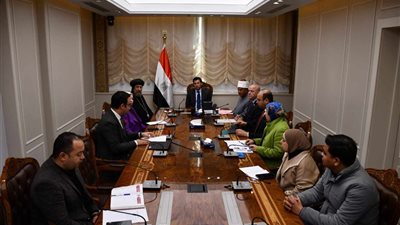 وزير الشباب يبحث تعزيز التعاون مع بيت العائلة المصرية