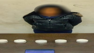 بينهم سيدة .. ضبط 3 تجار مزاج بالقاهرة