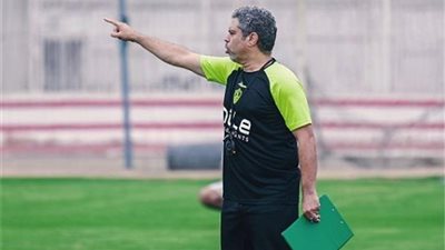 محاضرة فنية من معتمد جمال للاعبي الزمالك قبل مواجهة الوحدة