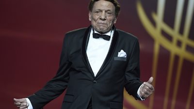 الزعيم عادل امام يعتزل الفن .. ونجله يكشف السبب