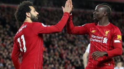 ساديو ماني بوجه رسالة مؤثرة لـ محمد صلاح