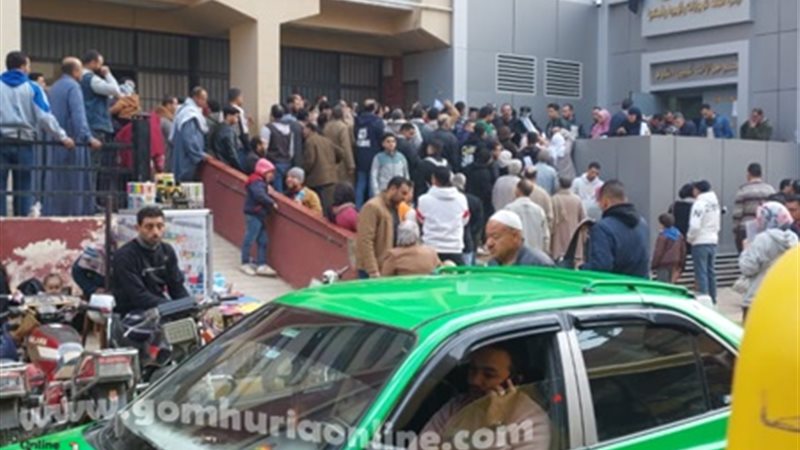 زحام أمام مقر جوازات