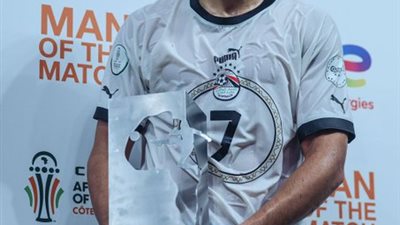 خلاف بين هشام حنفي والشيشيني حول مشاركة تريزيجيه أساسيًا ..شاهد
