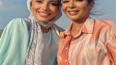 ملك بدوي محجبة مهووسة بسميرة سعيد تتحرر من القيود في رحلة 404
