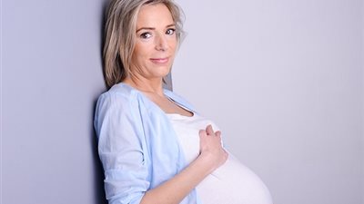 دراسة تكشف عن علاج جديد يساعد على الإنجاب في سن متقدم
