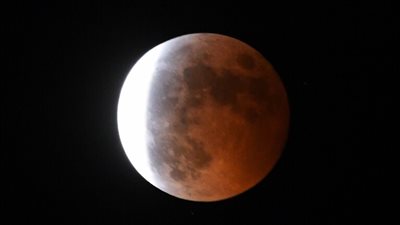 مركبة يابانية توثق وجود المعادن على سطح القمر