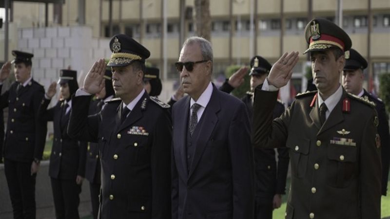 الهجان يهنئ مدير