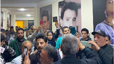 هتافات داخل نقابة الموسيقيين تطالب برجوع مصطفى كامل عن قرار استقالته