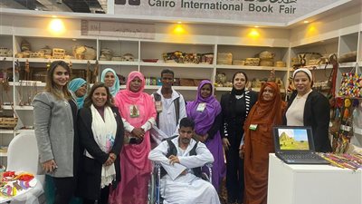 القومى للمرأة يشيد بمعروضات جناح حلايب وشلاتين بمعرض الكتاب