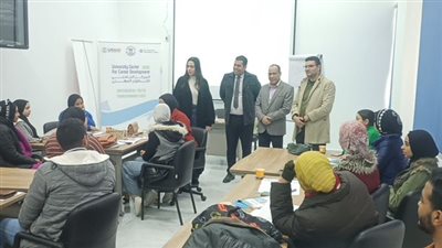 90 طالب يشاركون بدورة مهارات التوظيف بجامعة القناة