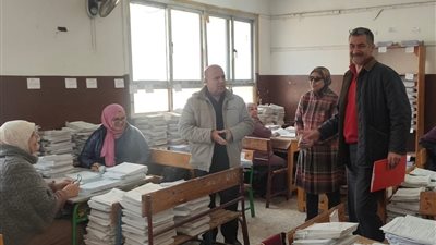 مدير تعليم دمياط يتابع كنترول تصحيح الشهادة الإعدادية 2024