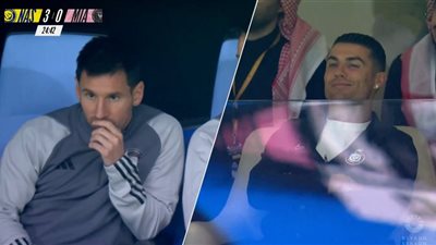 شاهد .. ميسى يقوم بعمليات الاحماء والجماهير السعودية تتفاعل