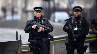 إصابة 9 أشخاص في حادث يتعلق بمادة مسببة للتآكل في لندن