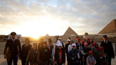 الداخلية تشارك أسر الشهداء الإحتفال بعيد الشرطة وتنظم رحلات ترفيه
