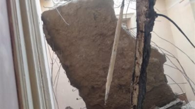 انهيار أجزاء من عقارين بحى الجمرك في الإسكندرية