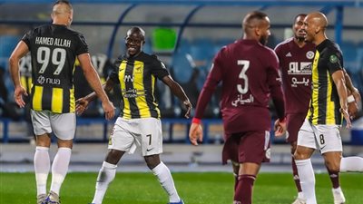 حجازي يقود اتحاد جدة لاكتساح الفيصلي والتأهل لنصف نهائي الكأس