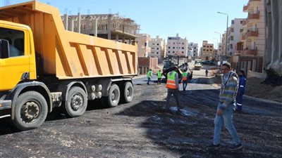 رئيس جهاز مدينة 6 أكتوبر يتفقد أعمال التطوير بالمناطق السكنية
