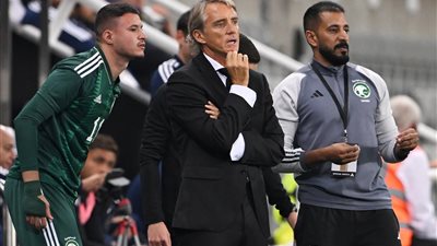 أزمة الإيقاف تواجه 6 لاعبين من منتخب السعودية بسبب مانشيني
