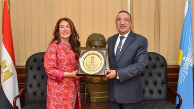 محافظ الإسكندرية والسفيرة الأمريكية يبحثان التعاون المشترك