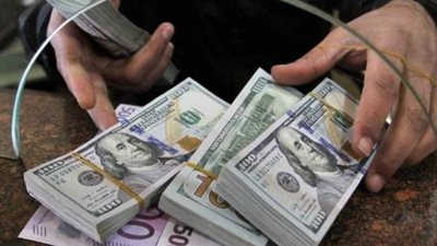 خبير اقتصادى يعلق على اسباب انخفاض سعر الدولار في السوق السوداء