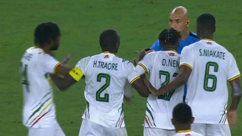 لاعبو منتخب مالي