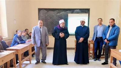 الجنيدى يتابع تدريبات المجموعة الثامنة للمعلمين المستهدفين للترقي