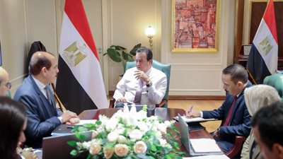 وزير الصحةيوجه بتكثيف الإجراءات الوقائيةلمنع دخول أمراض معديةمن الخارج