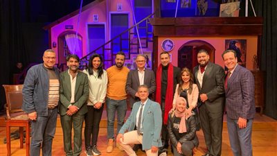 أبرزها لنجوم الفن والإعلام.. إشادات كبيرة بمسرحية 