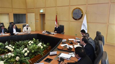 وزير النقل يتابع اعمال تنفيذ الخط الأول للقطار الكهربائي السريع