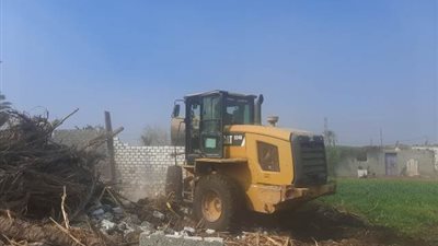 إزالة 154 حالة تعد على آراضى الدولة ببنى سويف