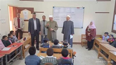 رئيس منطقة سوهاج الأزهرية يتابع انتظام الدراسة