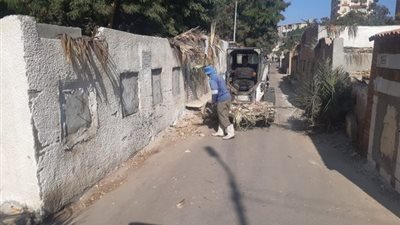 حملة مكبرة لرفع المخلفات من مقابر الإسماعيلية