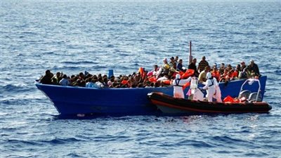 السلطات اليونانية تنقذ 84 مهاجرا وتعتقل 4مهربين في حادثين منفصلين