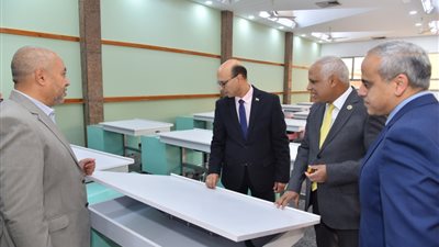 رئيس جامعة أسيوط يفتتح أعمال التجديد والتطوير بكلية الهندسة