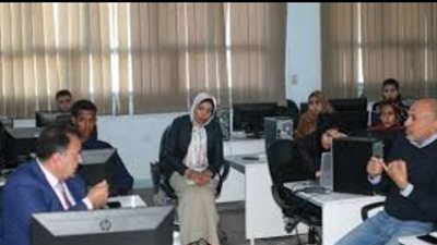 رئيس جامعة جنوب الوادي يلتقي بفريق مشروع الميكنة الالكترونية