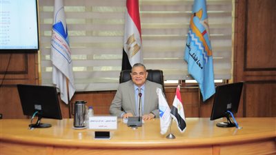 رئيس جامعة كفر الشيخ يتابع انتظام الدراسة بكليات ومعاهد الجامعة
